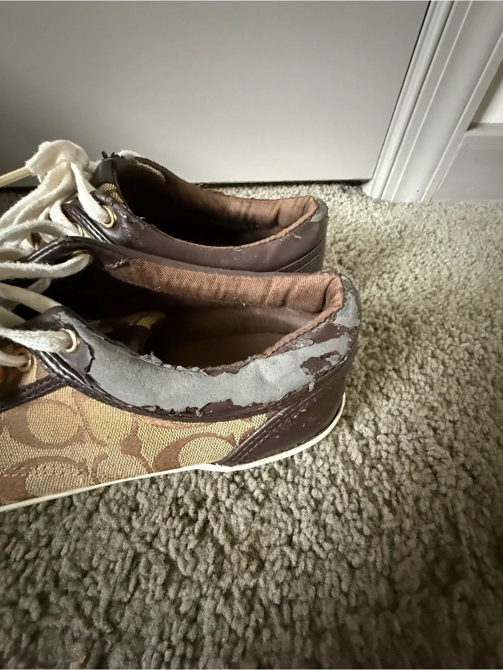 Coach woman Brown Signature Logo Low-Top Sneakers with White Laces